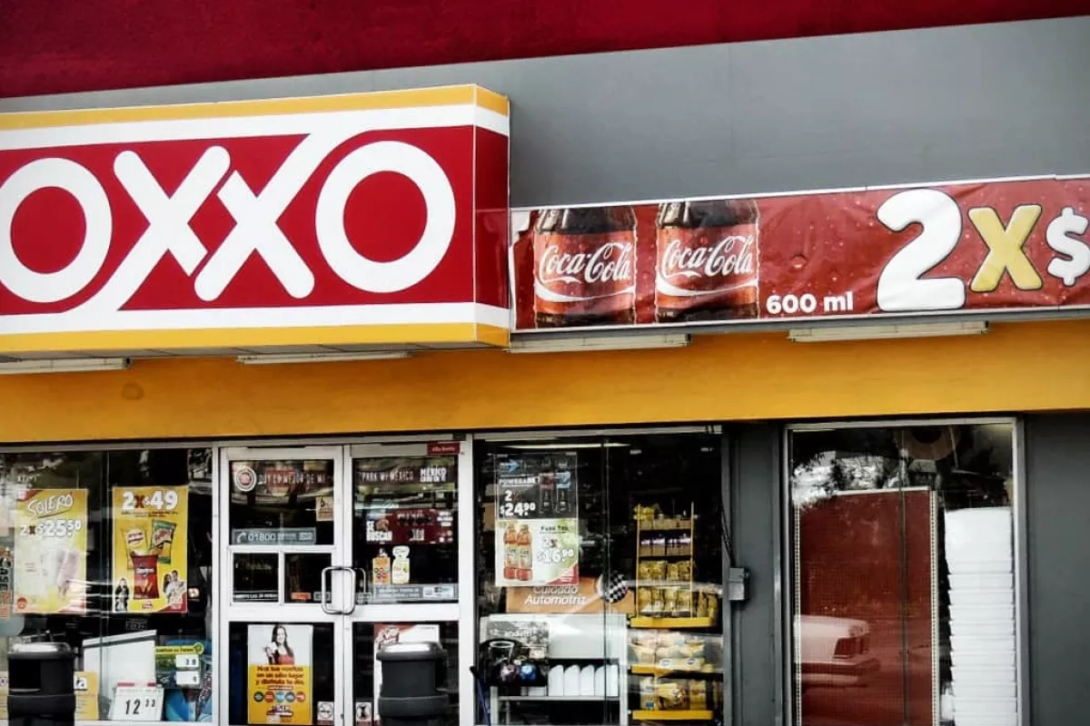 Juguetería crea mini Oxxo hecho de lego y se hace viral PorEsto