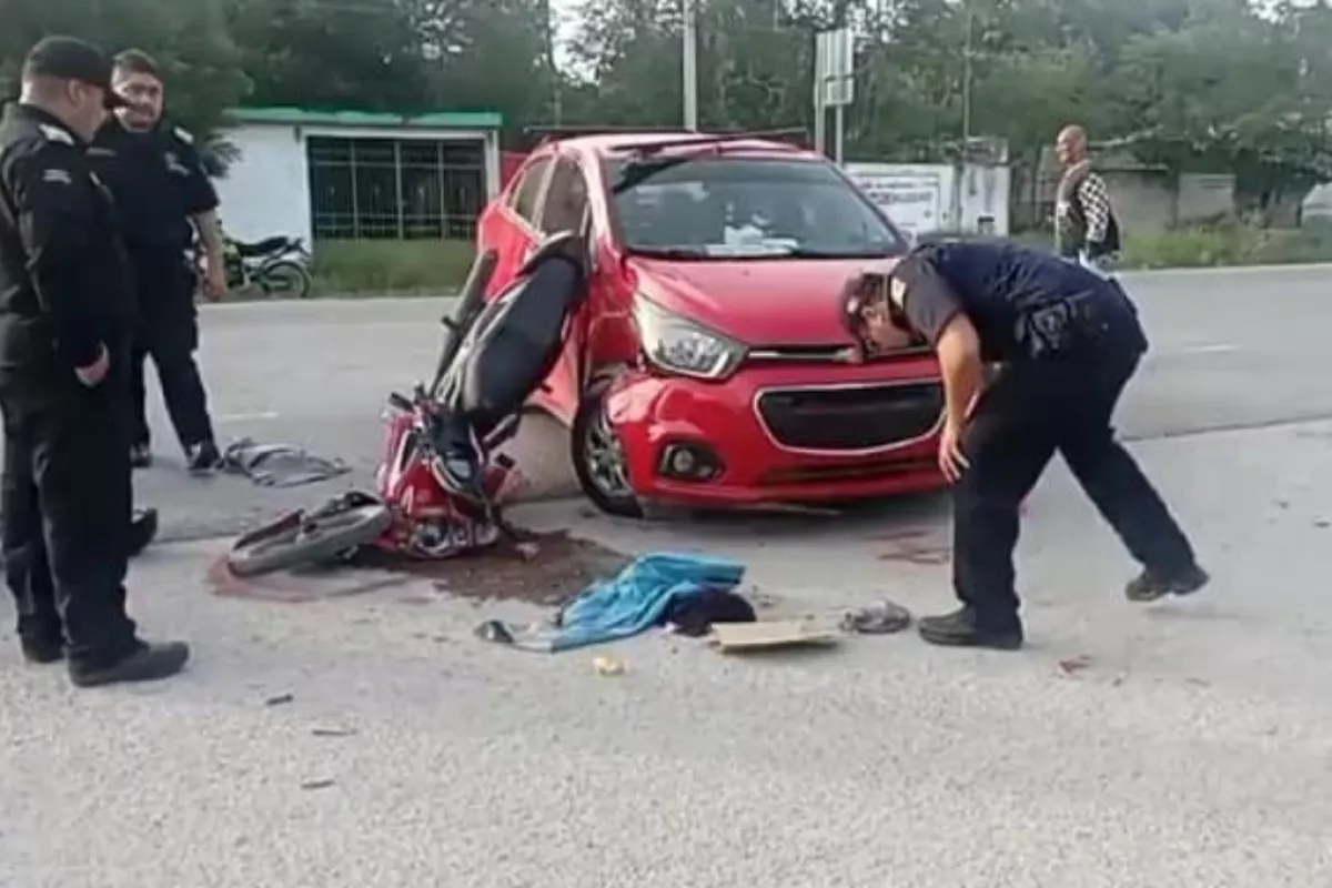 Conductor atropella a una pareja de motociclistas en la vía Mérida