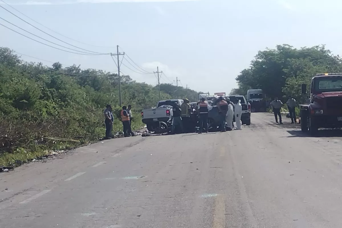 Muere Pareja En Accidente De La Carretera Federal 180 Entre Sabancuy Y