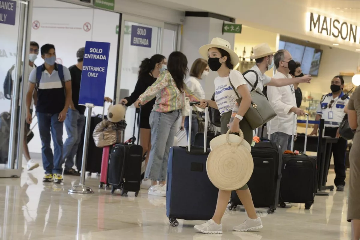 Viva Aerobus retrasa por segunda ocasión vuelo de llegada al