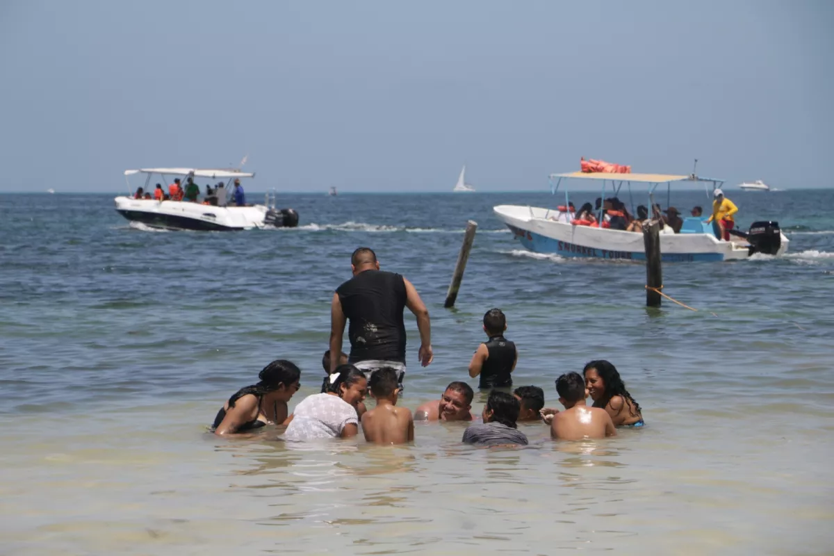 Clima en Cancún hoy calor y lluvias aisladas por onda tropical PorEsto