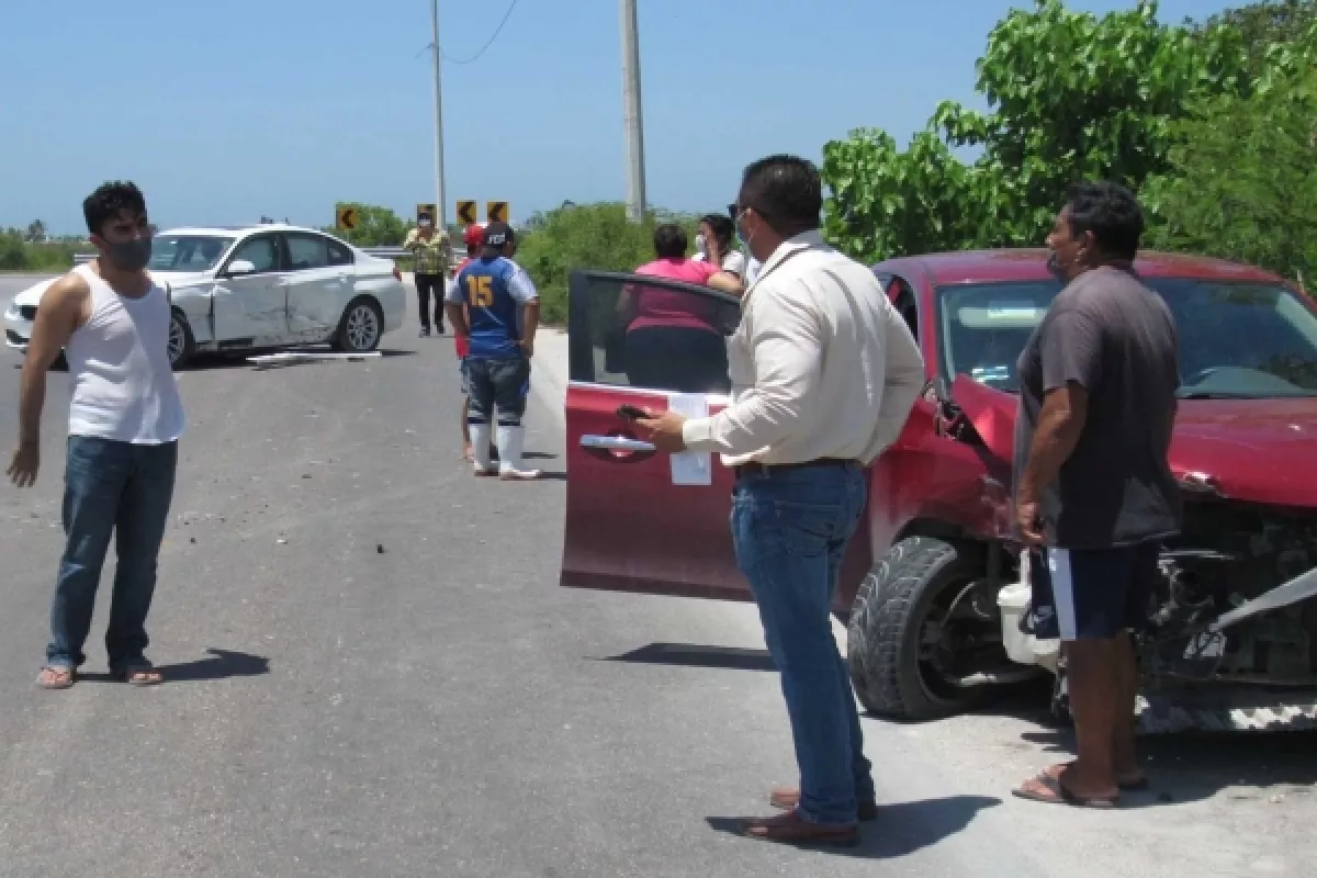 Falla mecánica ocasiona accidente vial en Progreso PorEsto