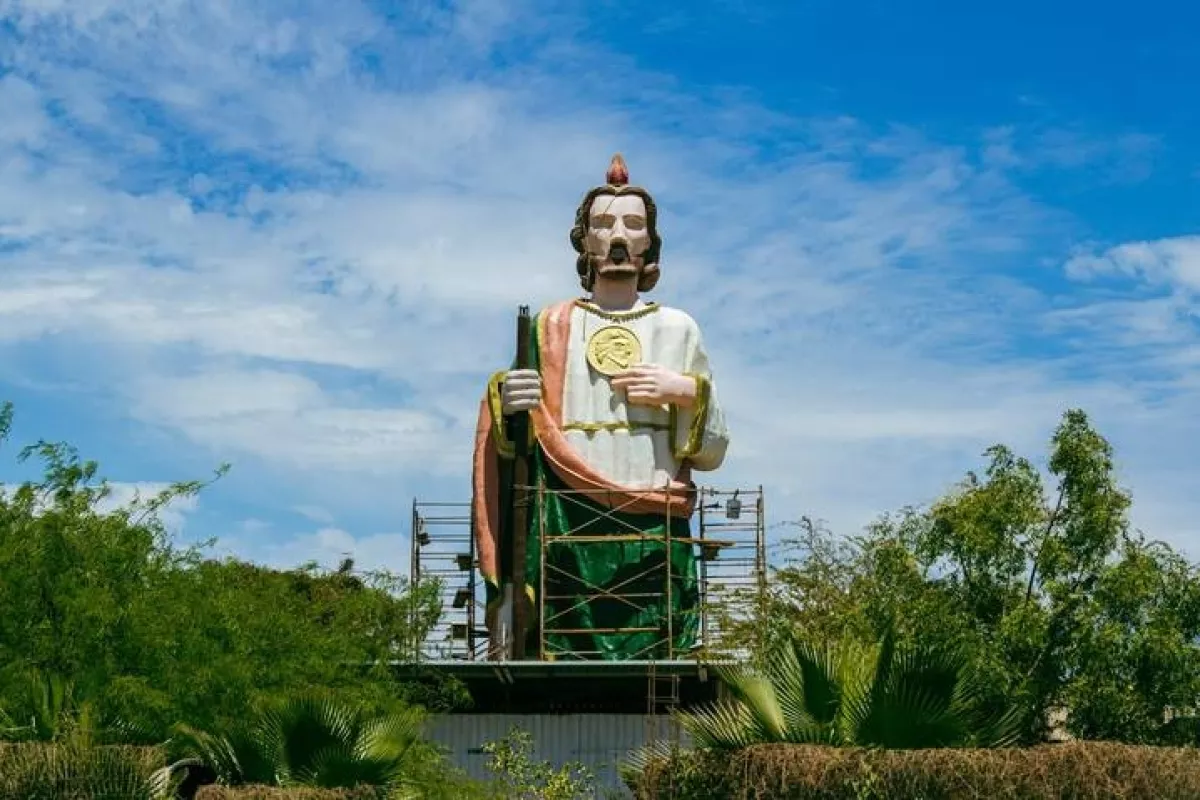 Estatua gigante de San Judas Tadeo se despide de Culiacán y anuncia su