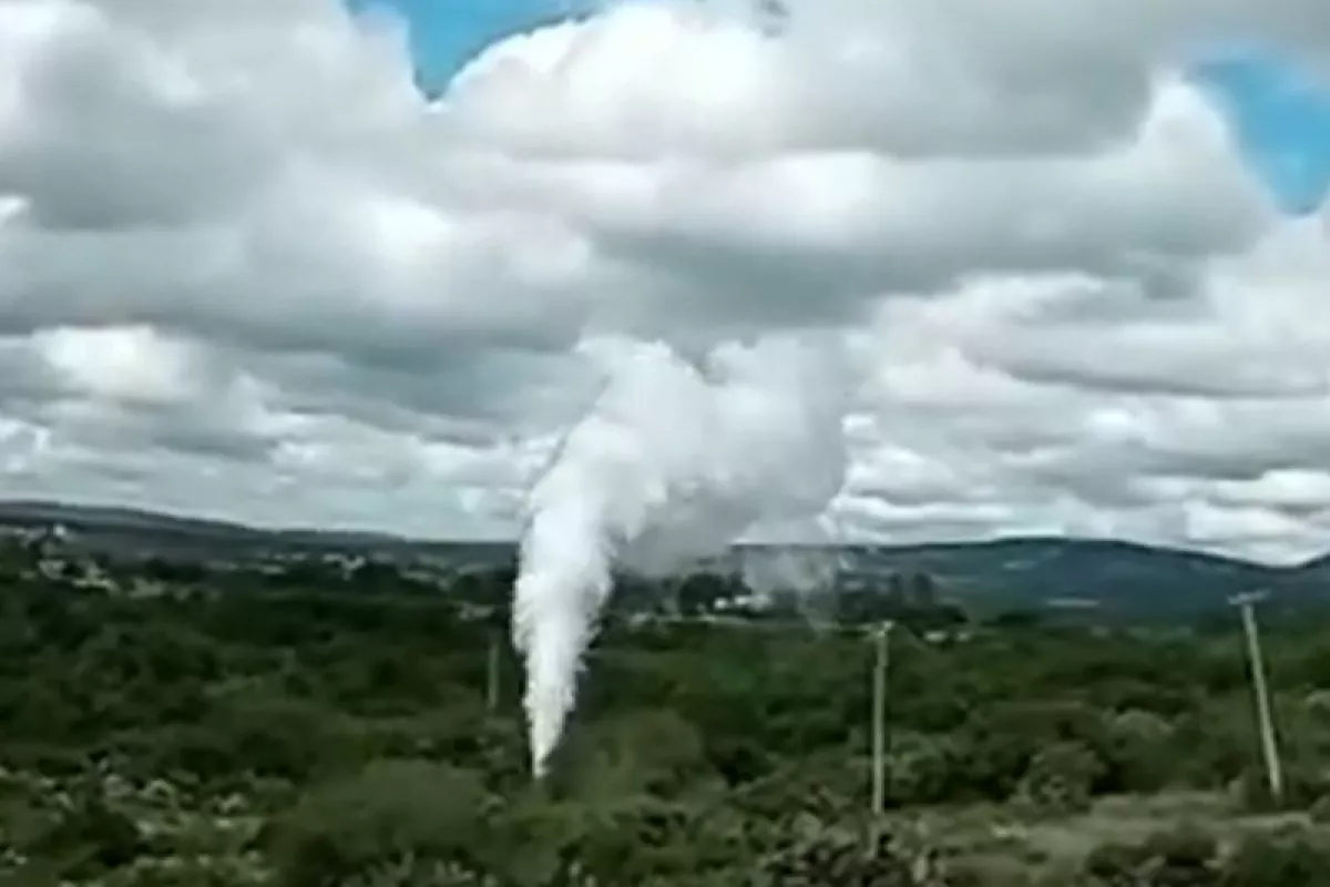 Reportan explosión de toma clandestina de gas LP en Querétaro PorEsto