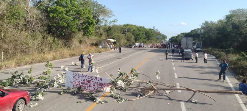 Ejidatarios bloquean otra vez la carretera Chetumal Mérida PorEsto