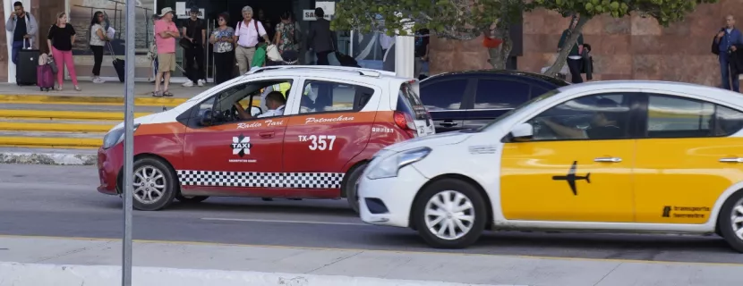 Captan Golpiza De Taxistas A Un Chofer De Uber En El Aeropuerto De