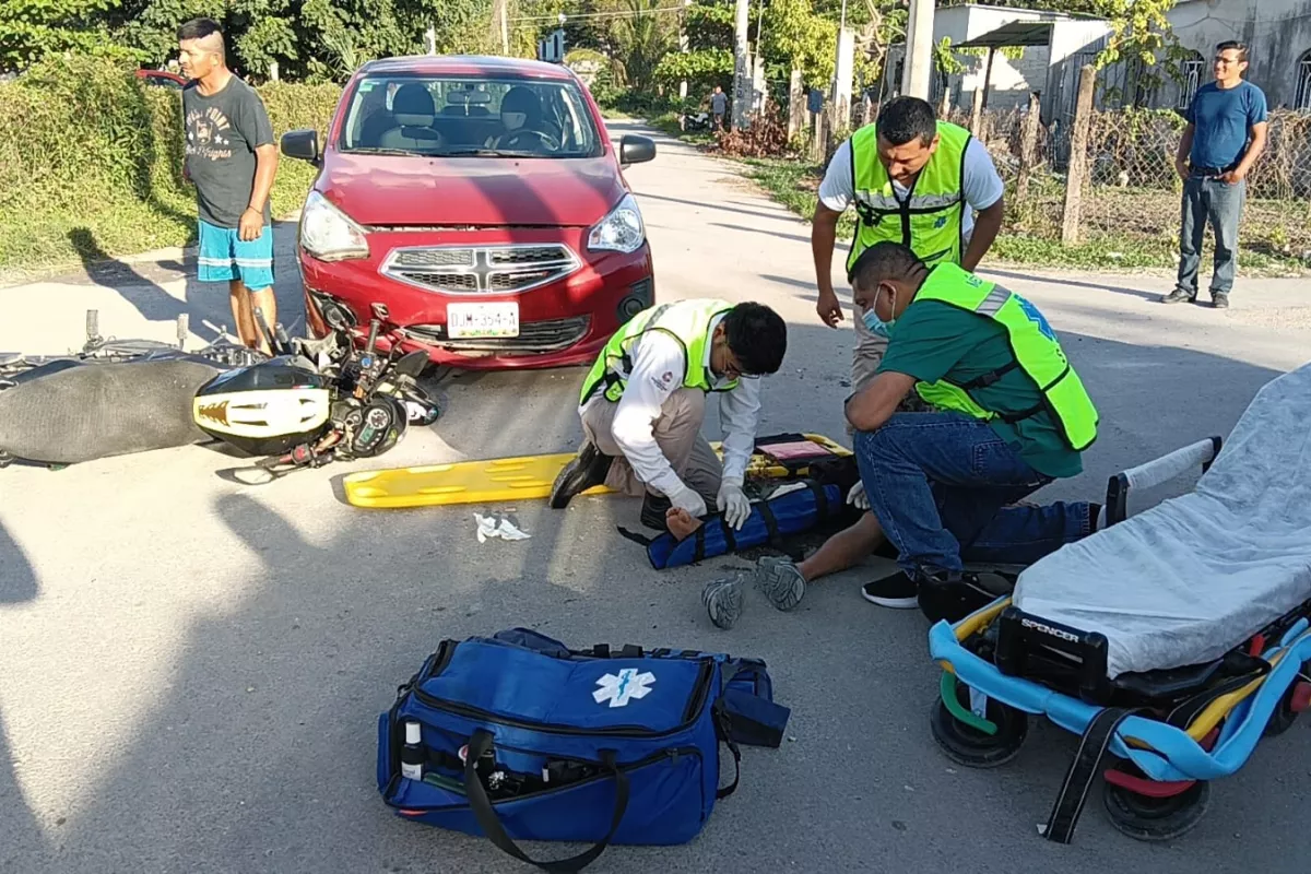 Motociclistas Resultan Lesionados Al Ser Impactados Por Autom Vil En