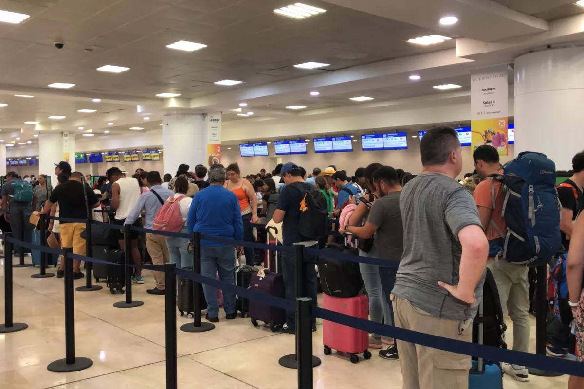 Aeropuerto De Canc N Cancela Vuelos Por La Cercan A Del Hurac N