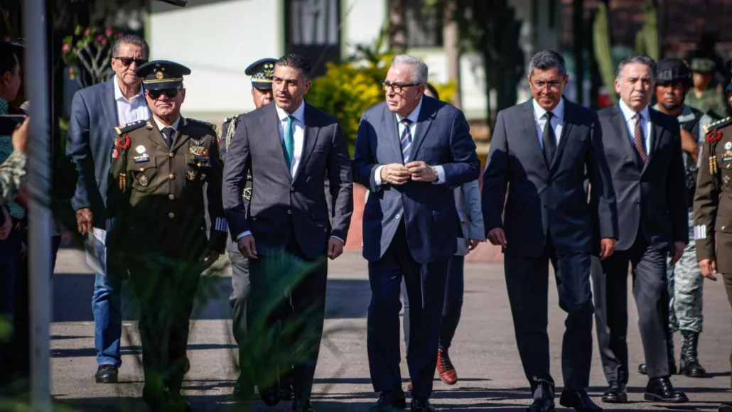 Gobernador Rocha Moya agradeció a titular de la Defensa por recomendar