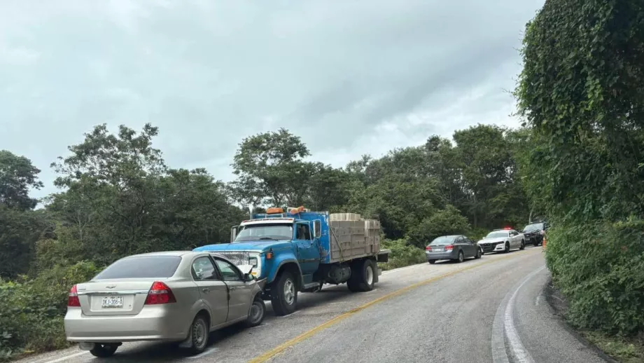 Choque Frontal En La Carretera Campeche Seybaplaya Deja Tres Lesionados