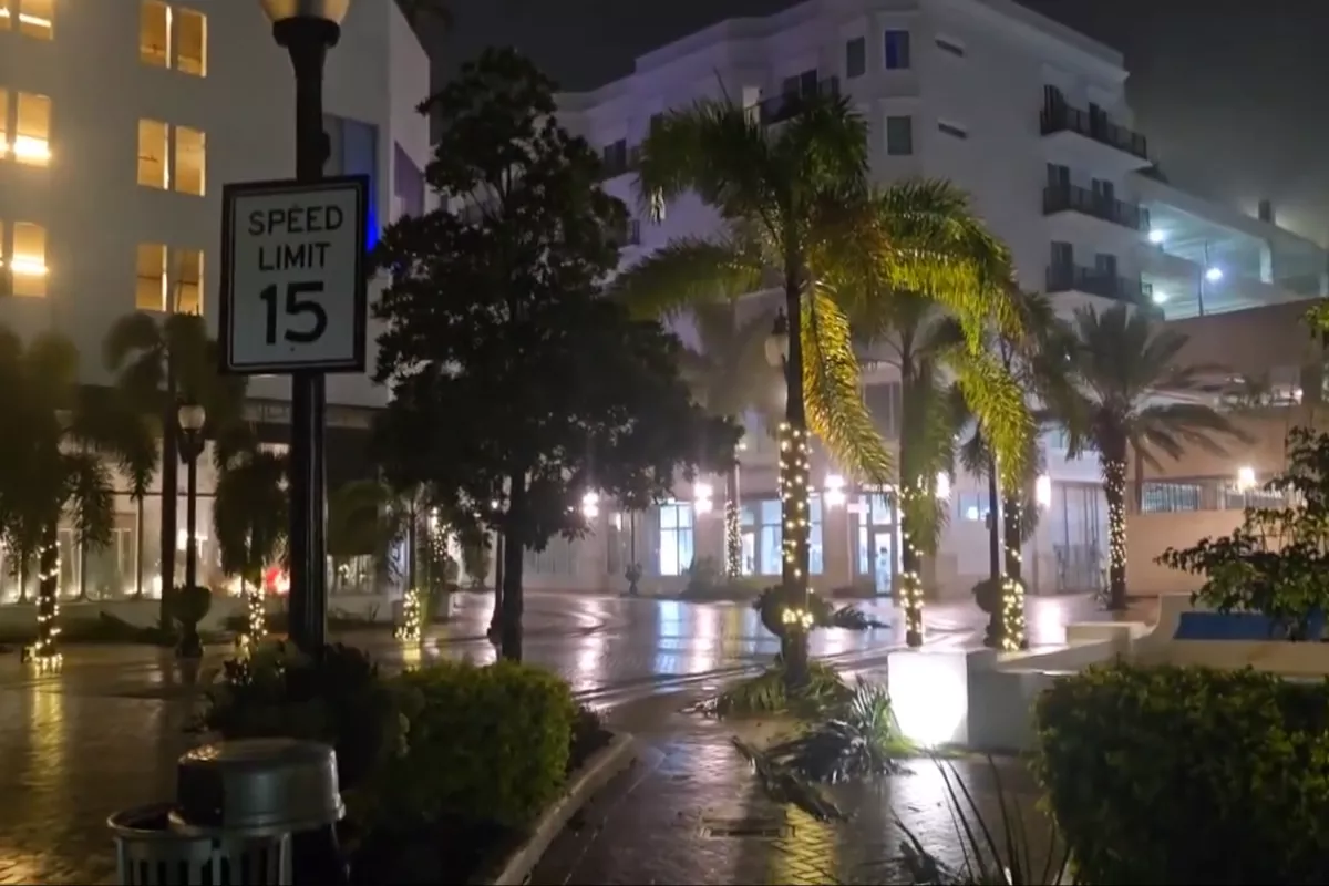 Video Así se ve el ojo del huracán Milton desde Sarasota Florida