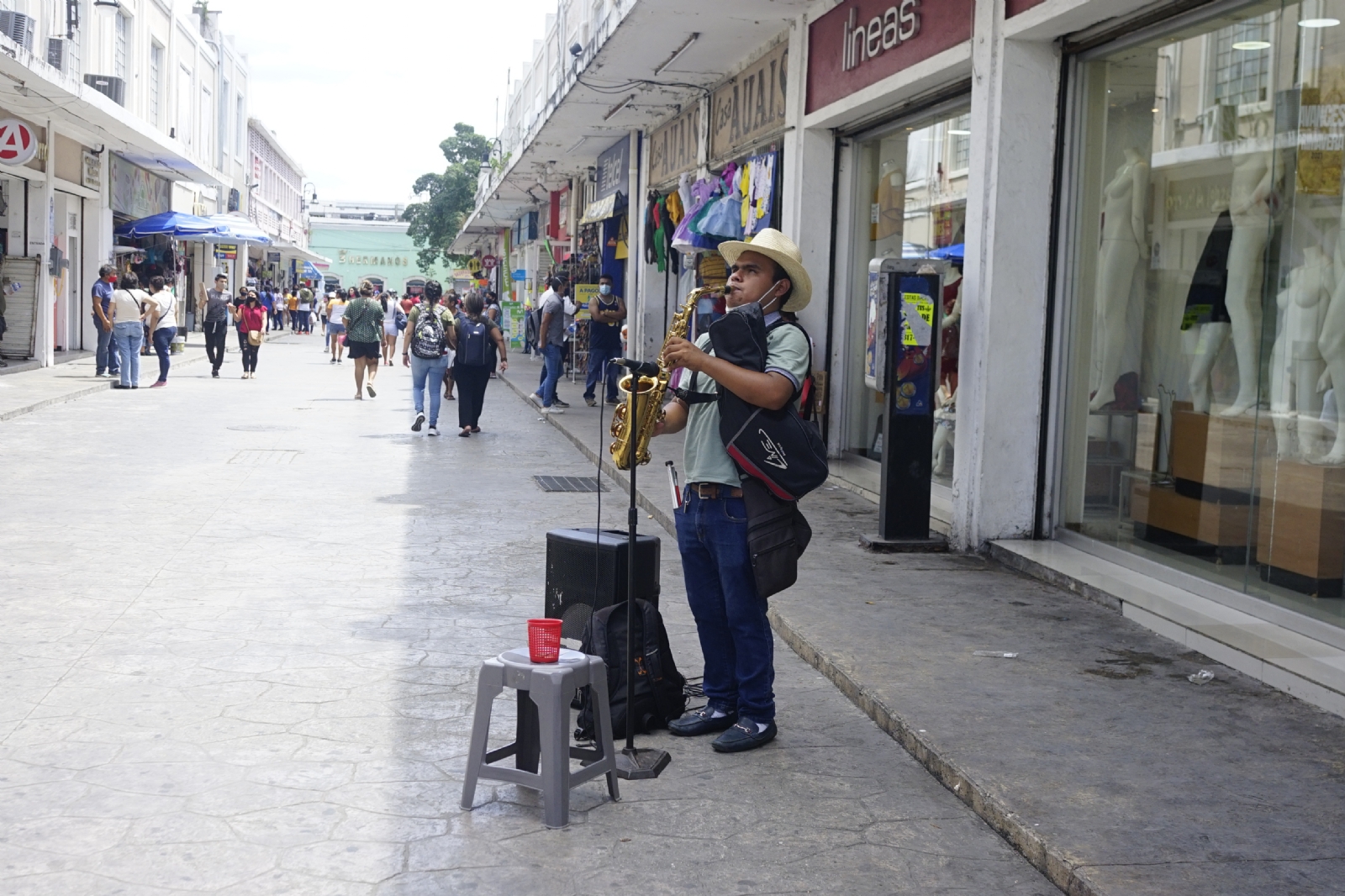 Benjamín Serritos, el saxofonista invidente que lleva su música a las calles de Mérida