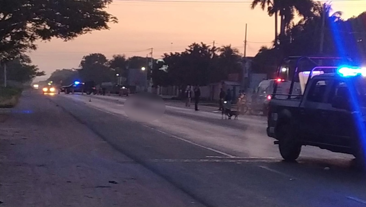 Auto atropella y mata a hombre en la carretera Mérida-Tixkokob