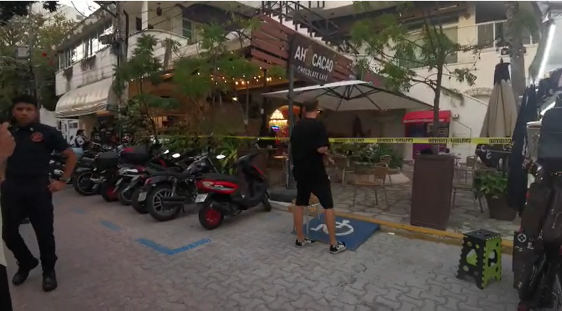 Una persona muerta y un herido fueron el saldo de un ataque a una cafetería en Playa del Carmen