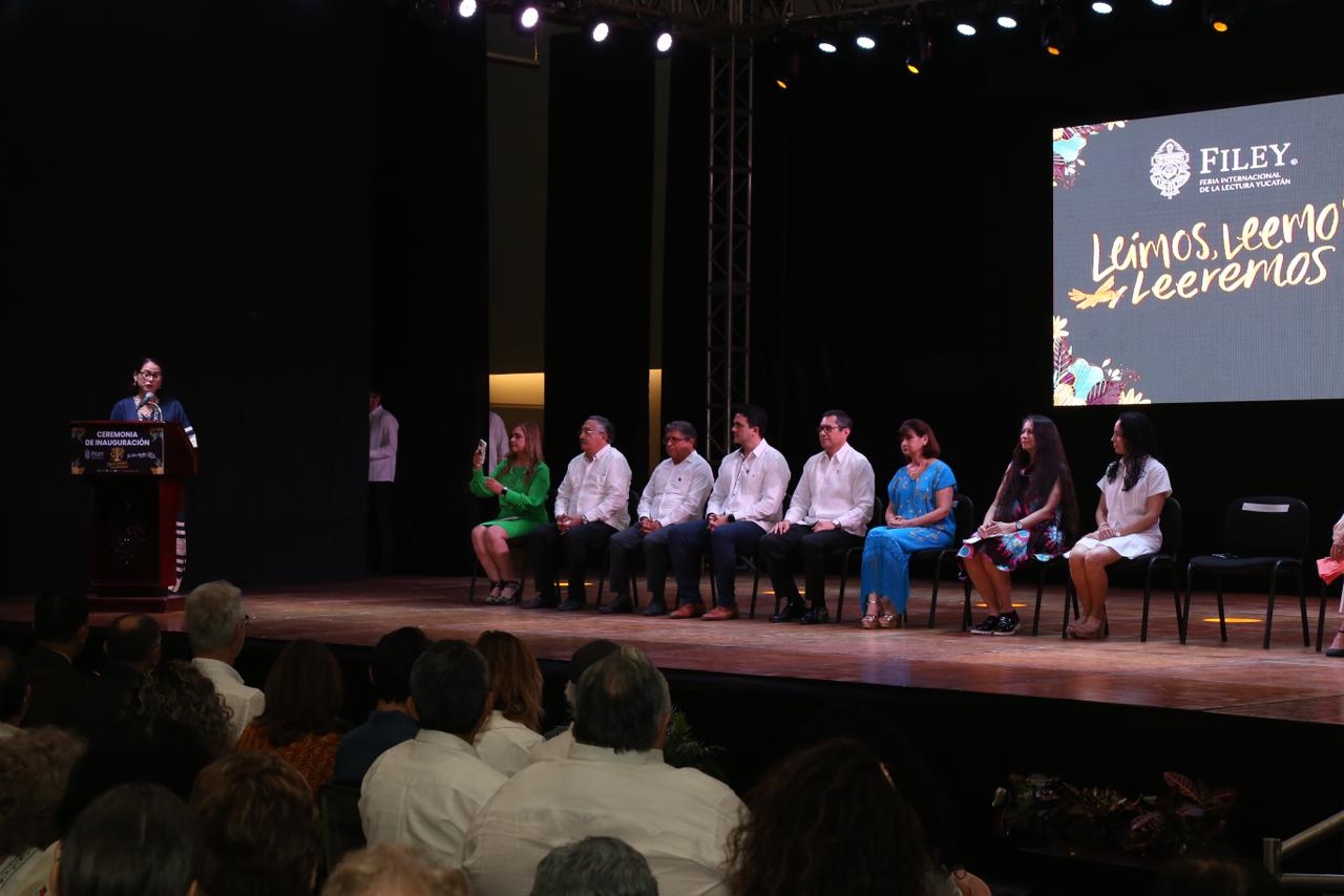 Inauguran autoridades 11va edición de la FILEY en Mérida