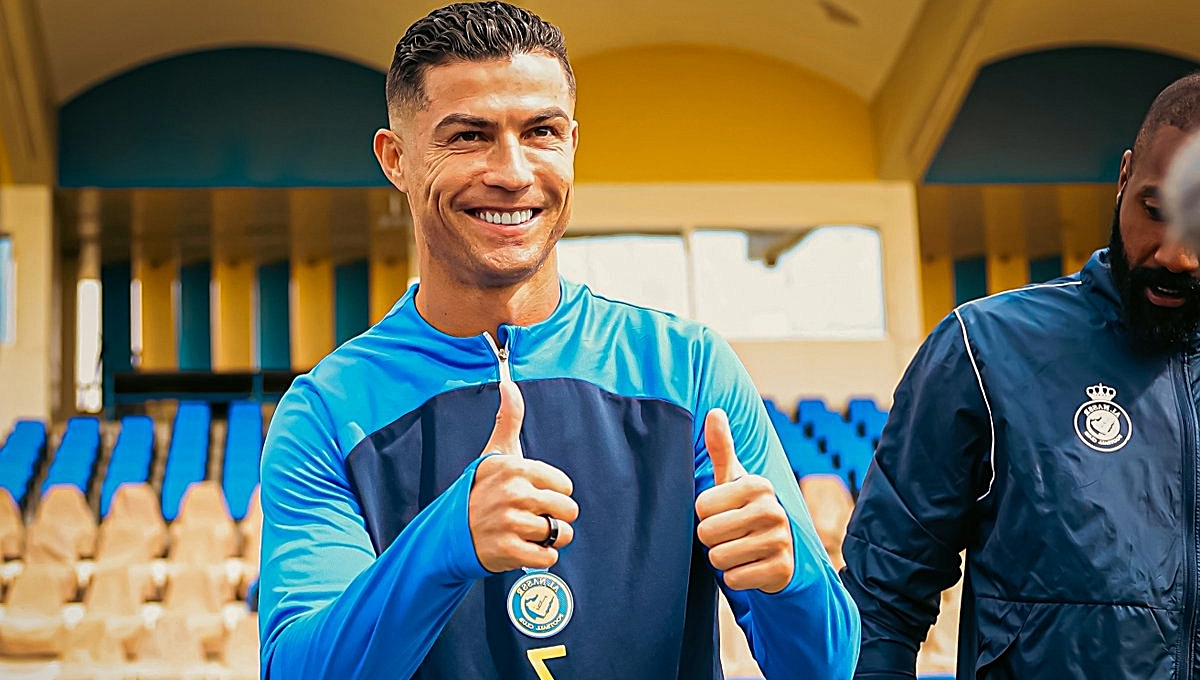 Cristiano Ronaldo corta su pastel con el Al-Nassr ¿Cuántos años cumple?
