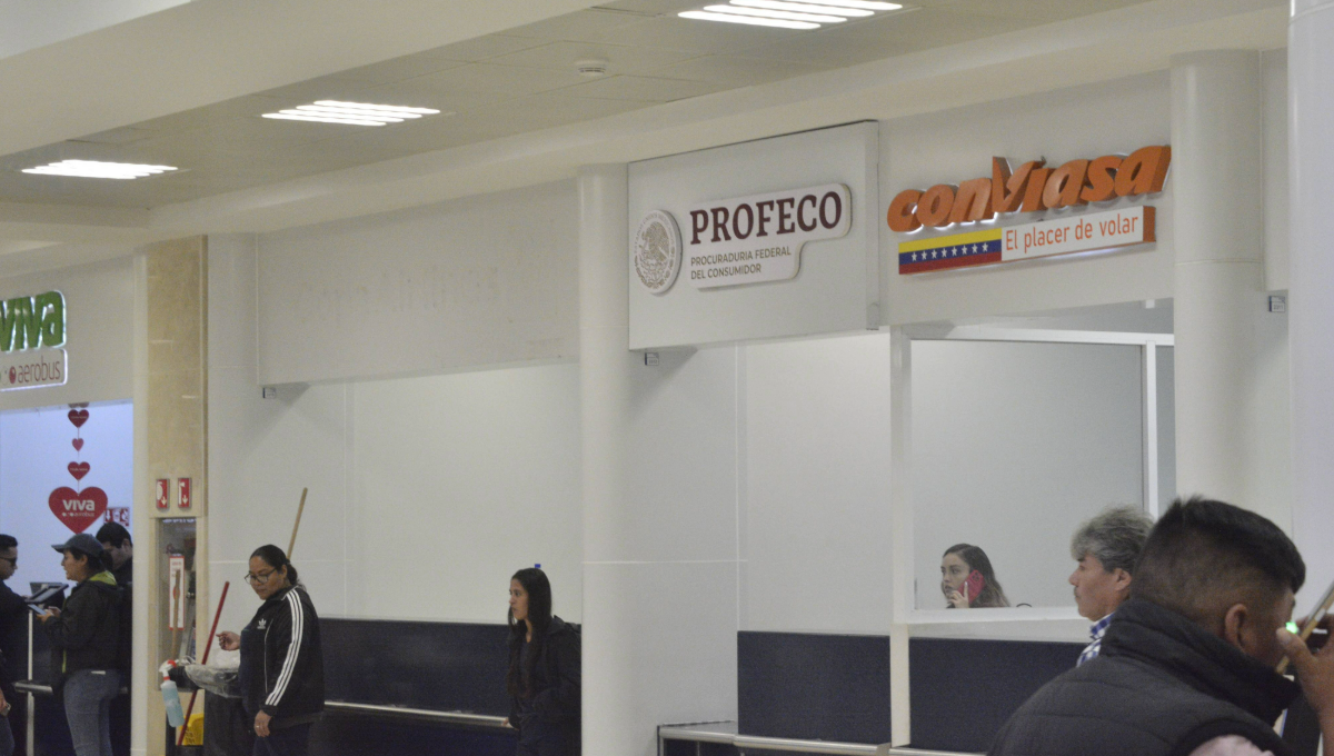 Aerolínea venezolana sería embargada en el aeropuerto de Cancún por millonaria deuda con el SAT