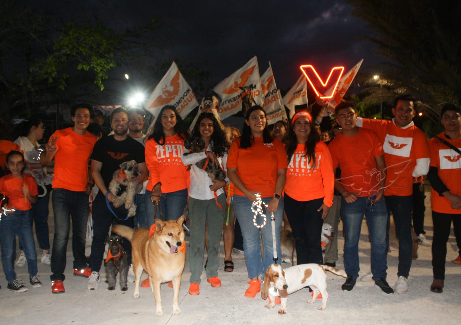 Vida Gómez Herrera, candidata de MC a gobierno de Yucatán, realiza caminata canina