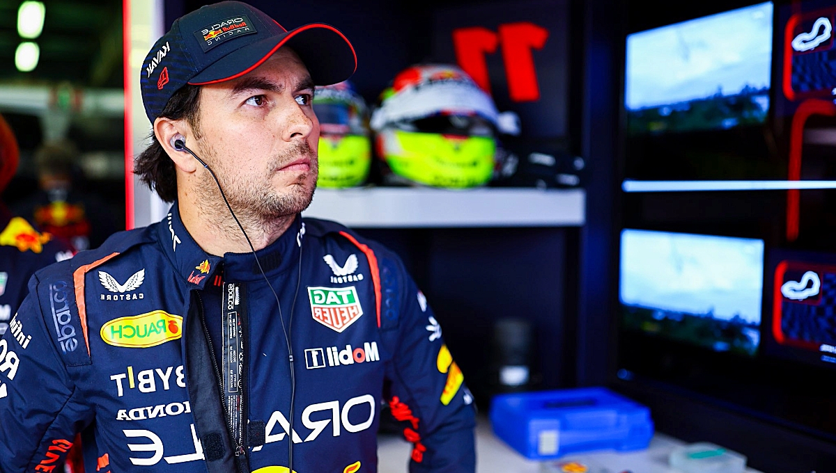 Checo Pérez opina sobre posible salida de Red Bull por parte de Max Verstappen rumbo a Mercedes