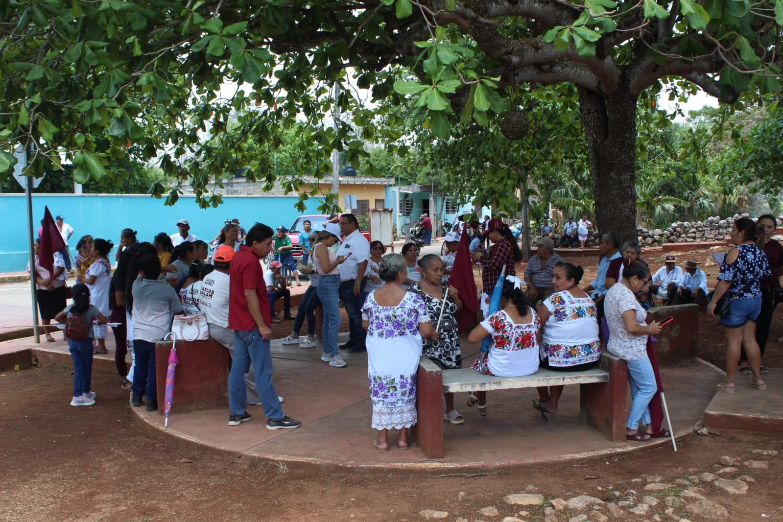 Habitantes de Tixméhuac reciben 'con bombo y platillos' a Joaquín Díaz Mena: EN VIVO