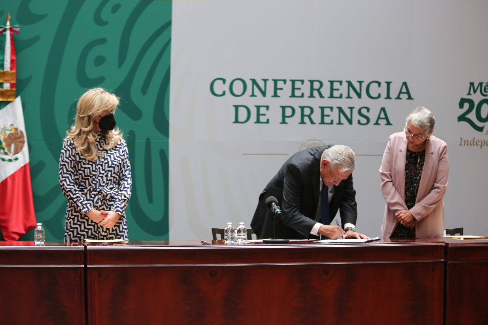 Se Firma El Acuerdo Nacional Por La Democracia En Palacio Nacional