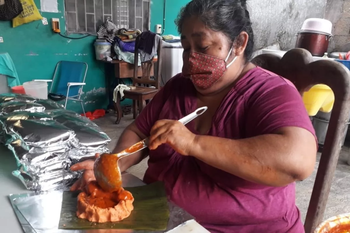 Doña María, 20 años de elaborar tamales en Ciudad del Carmen - PorEsto