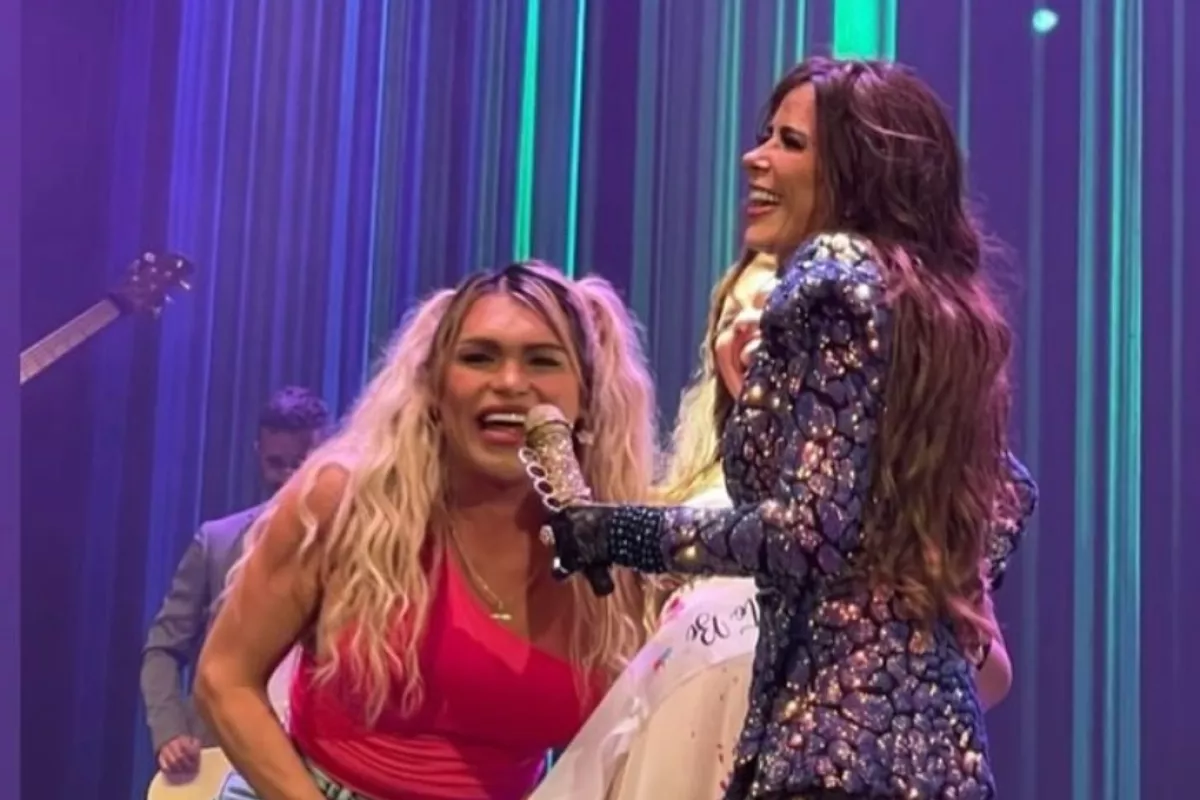 Wendy Guevara se roba el show de Gloria Trevi en Mérida: VIDEO - PorEsto