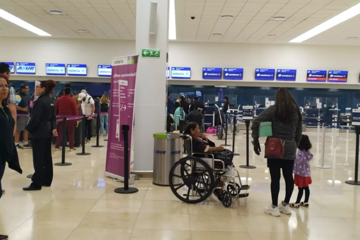 Aeropuerto de Mérida VivaAerobus retrasa vuelo a la CDMX por más de