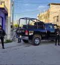 Elementos de varias corporaciones policiacas cercaron la zona de la calle 39 entre 94 y 96 para catear un inmueble en horas de la madrugada.