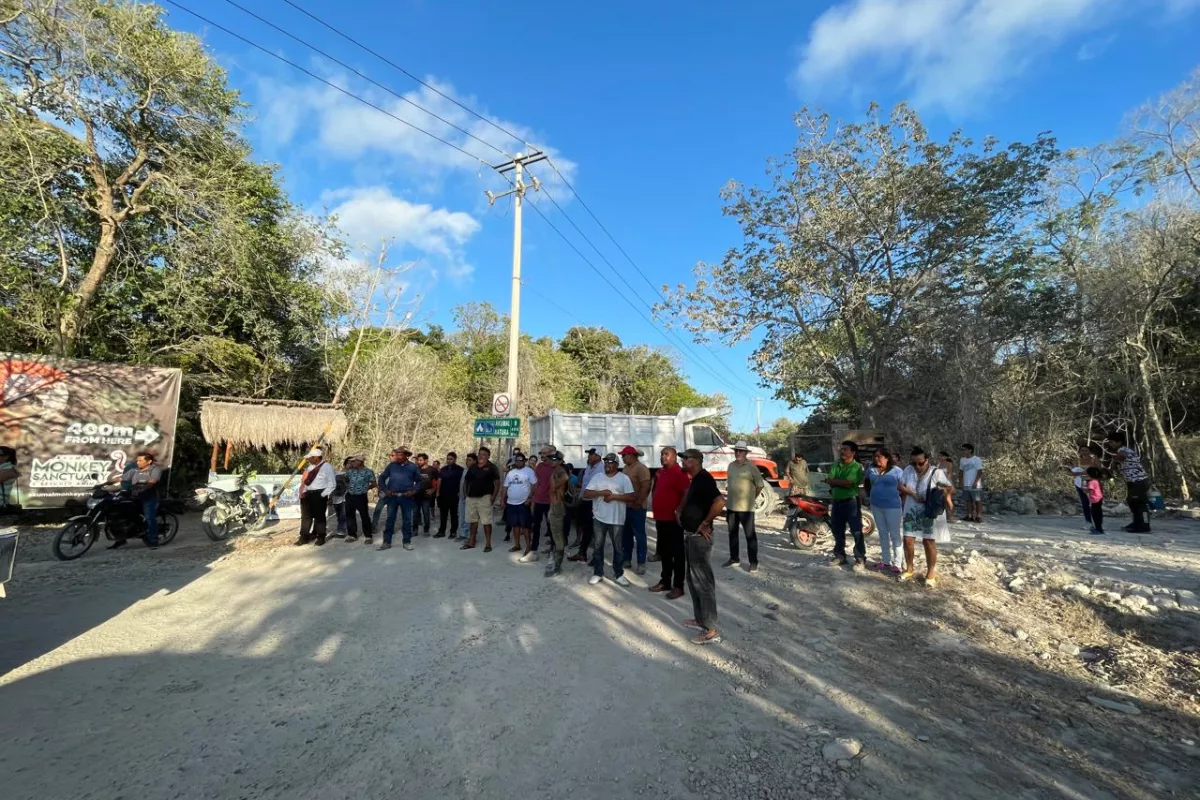 Habitantes de Playa del Carmen y Tulum bloquean a Fonatur; exigen la ...