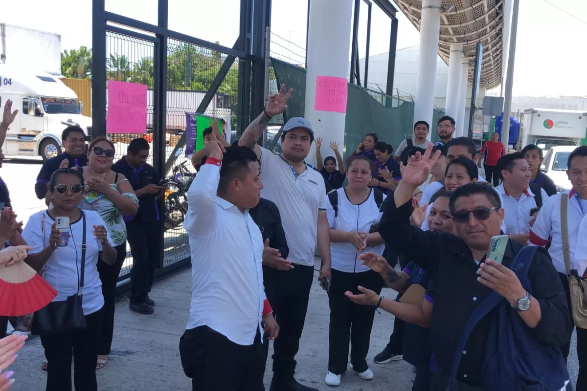 Más De 60 Trabajadores Protestan En El Aeropuerto De Cancún Tras 