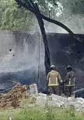 El Heroico Cuerpo de Bomberos de Cancún acudió a controlar la situación.