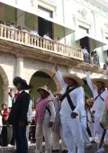 Estudiantes de Yucatán y autoridades estatales y federales formaron parte del desfile Cívico Deportivo por el aniversario de la Revolución Mexicana