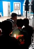 En la comunidad de Concepción, los niños piden dulces de casa en casa gritando "Obchala Obchala Obchala" en honor a los fieles difuntos