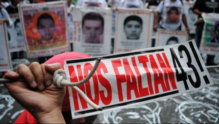 Los padres de los alumnos desaparecidos de Ayotzinapa, siguen buscado la verdad