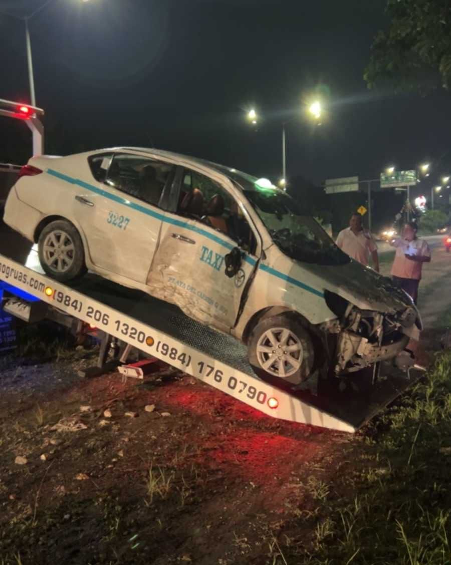 Accidente entre vehículo y taxi en Playa del Carmen deja daños materiales y pasajeros traumatizados  