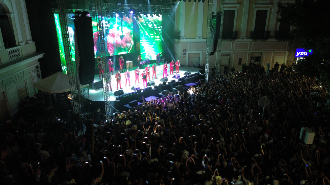 Al finalizar, la banda El Recodo amenizó el evento