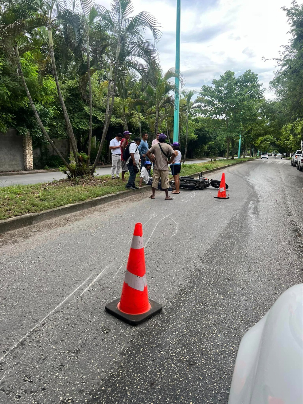 Debido al accidente se cerró la circulación para la evaluación del motociclista