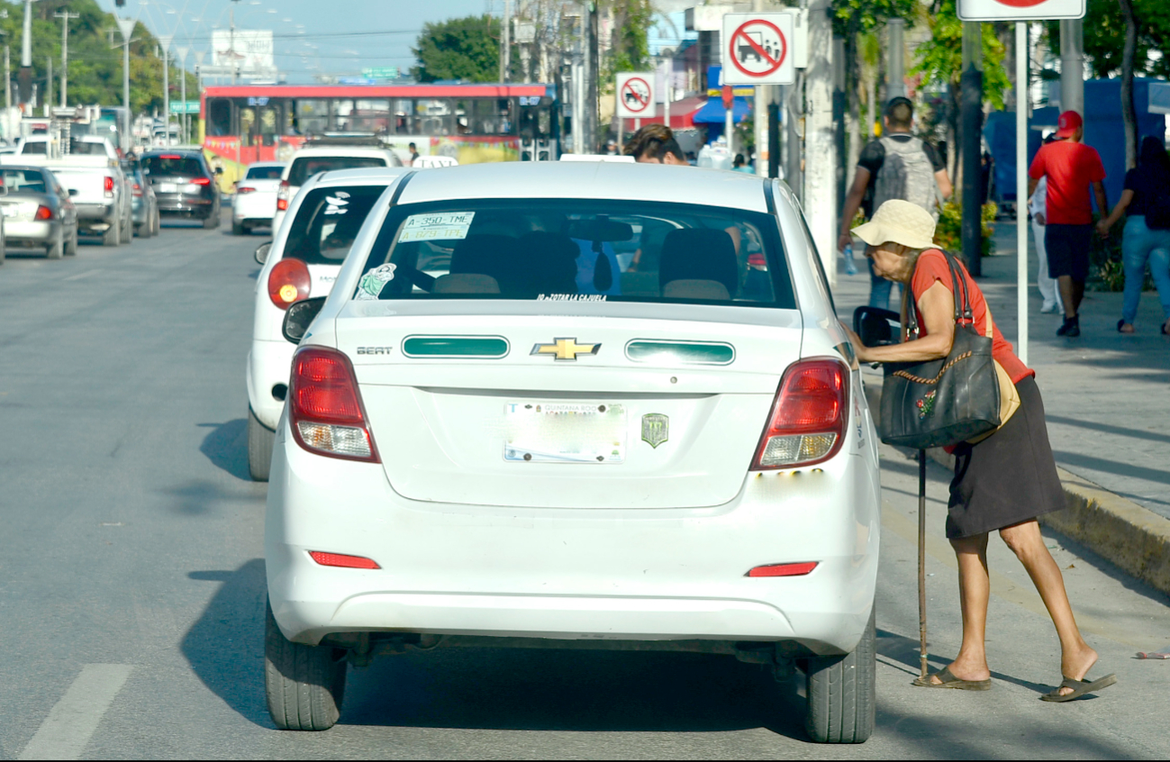 Cancunenses piden regularización de las tarifas de taxis por aumento excesivo 