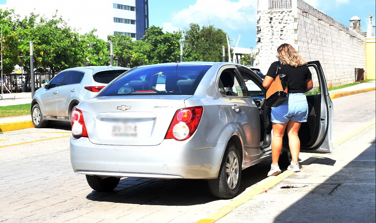 Cerca de 180 vehículos operan ilegalmente en Campeche a través de inDrive