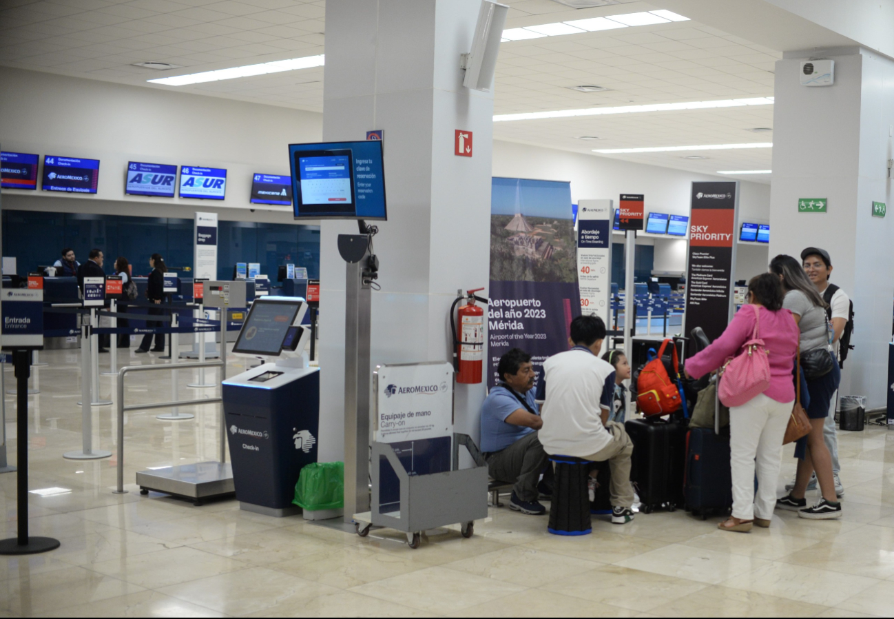 Hay buena afluencia de pasajeros en el aeropuerto de Mérida