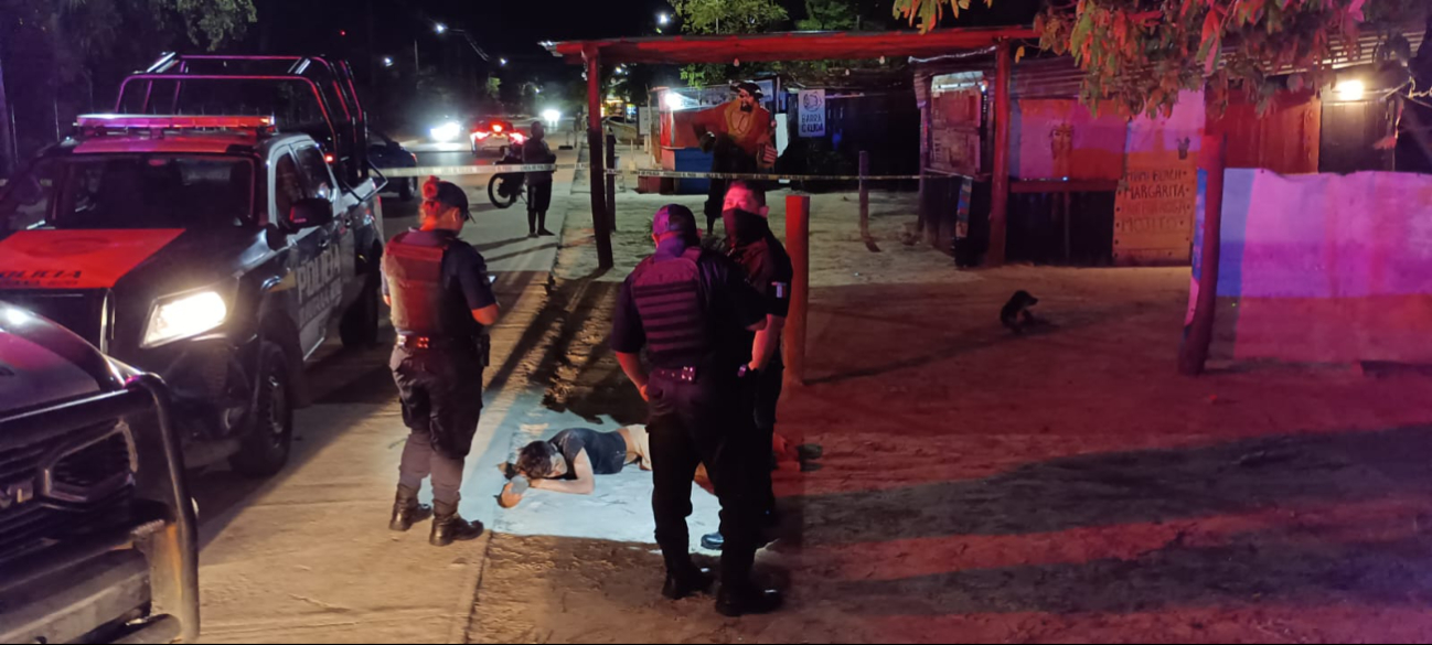 Las autoridades comenzaron la búsqueda por el perpetrador del ataque en Playa del Niño.