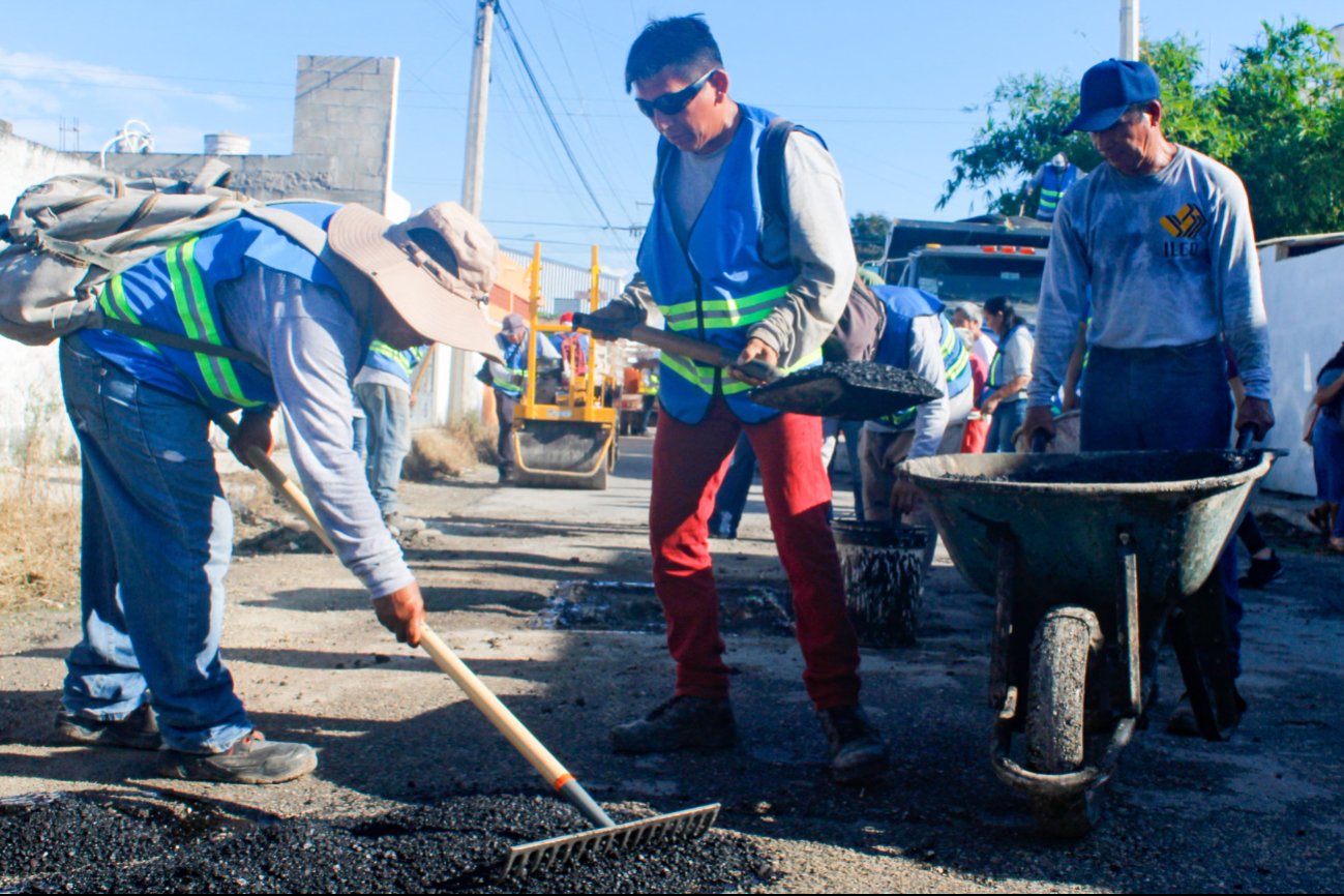 Las obras de bacheo continúan en la ciudad de Mérida