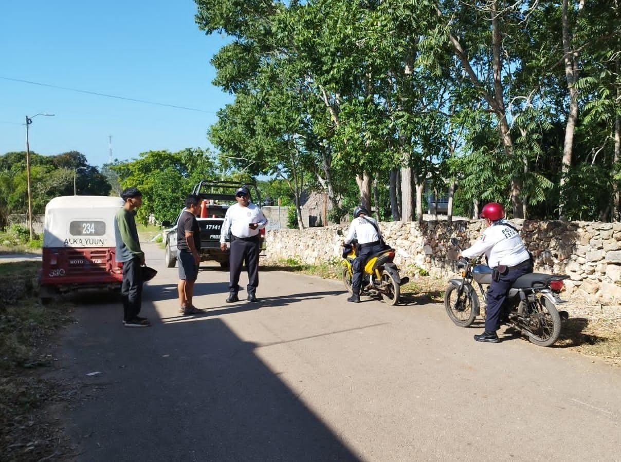 Retienen decena de motocicletas de estudiantes de preparatoria en José María Morelos