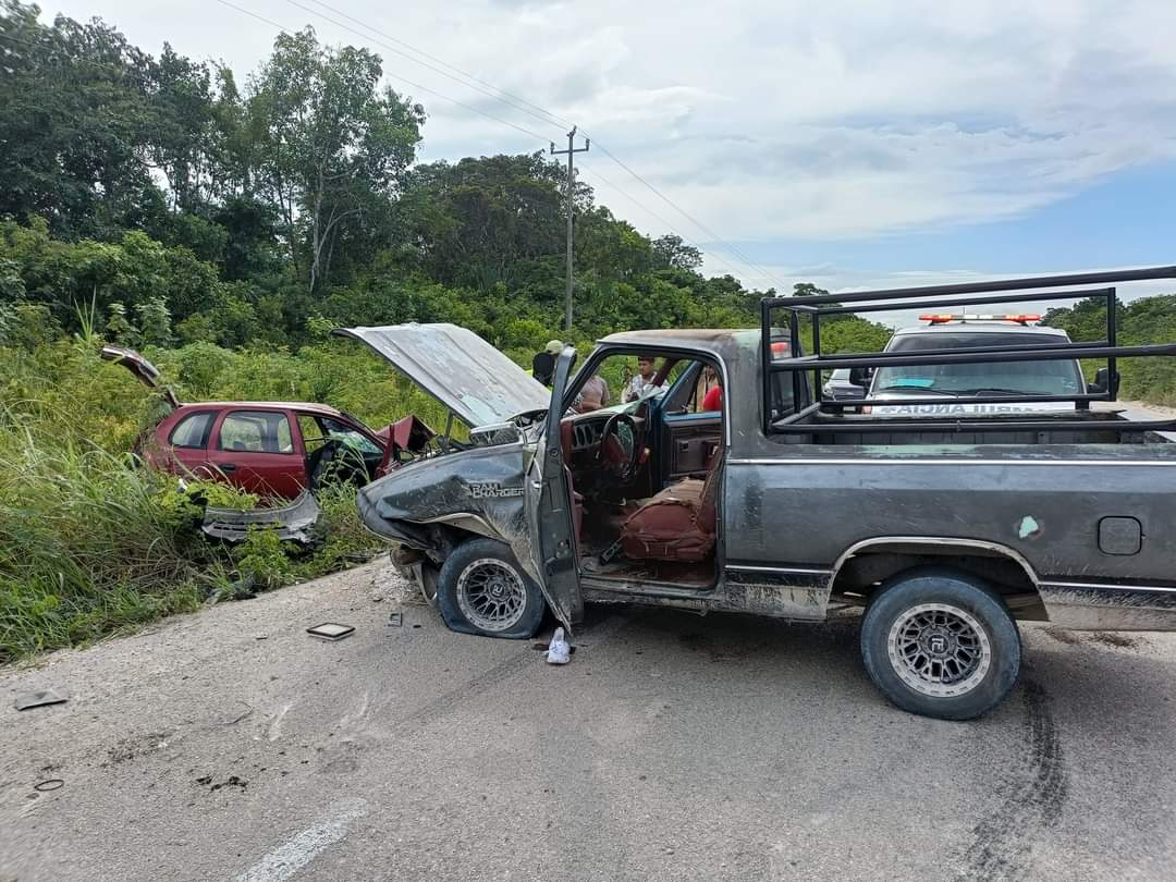 Se registra fuerte accidente vial en carretera Chetumal-Escárcega