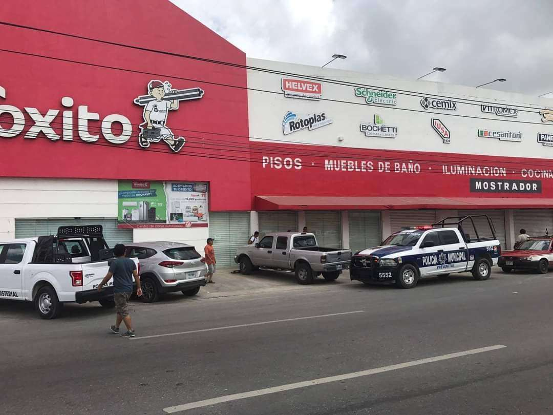 Hombre armado asalta a una mujer tras salir del banco con 130 mp en Tulum