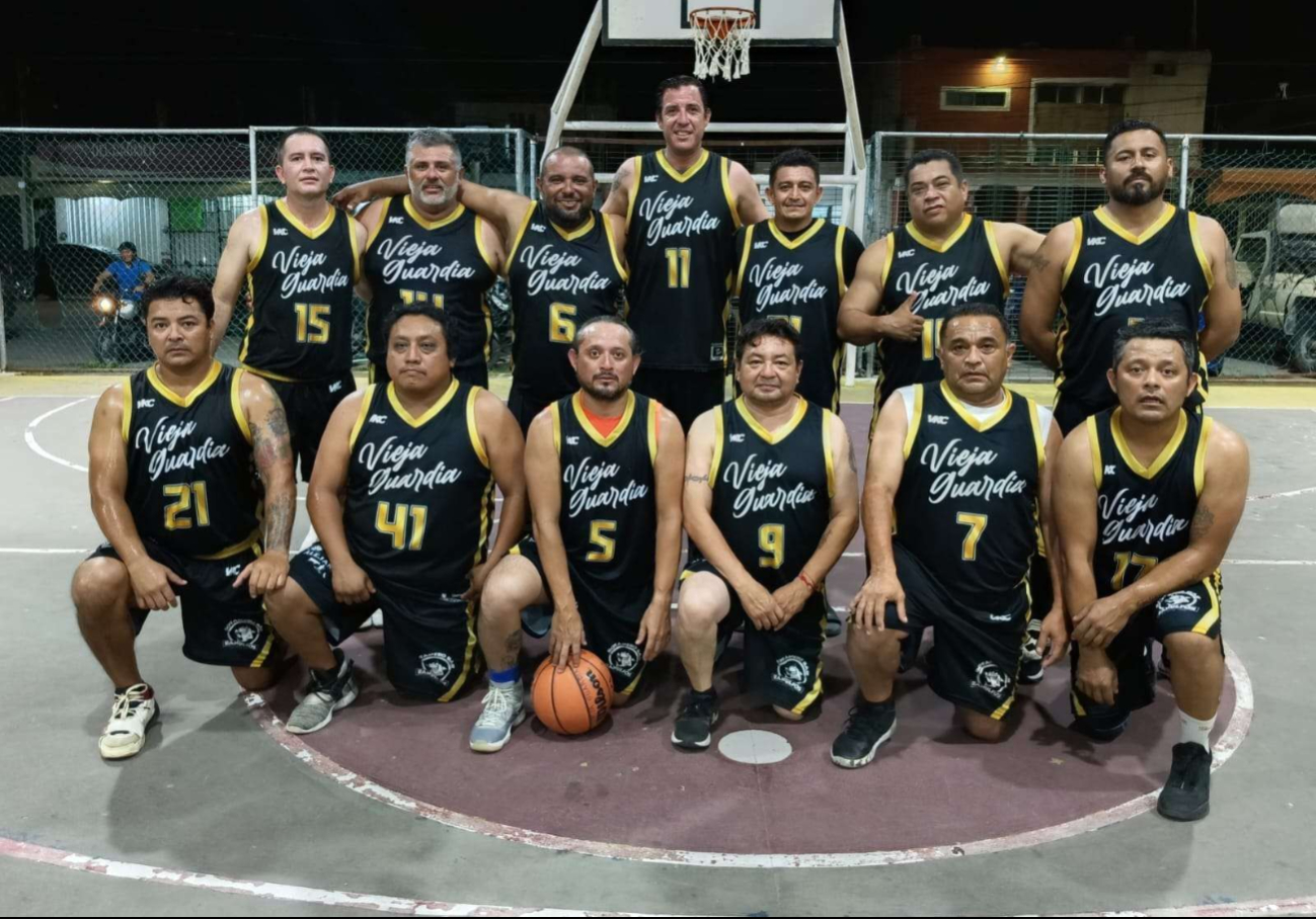 Vieja Guardia vence a los Pericos en la Liga Municipal de Basquetbol en Cozumel