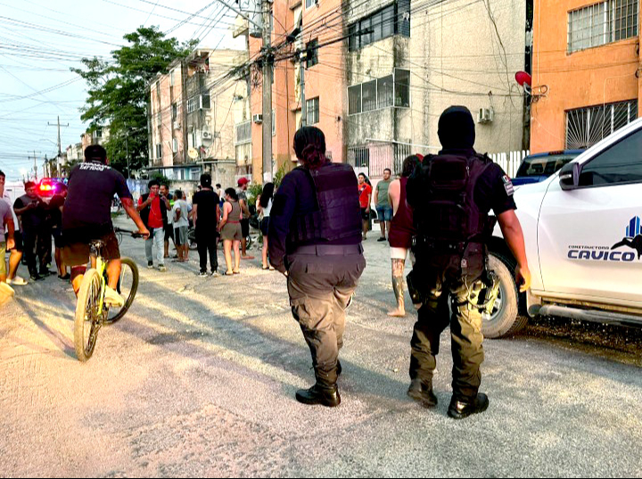 Habitantes de Cancún confían más en la vigilancia vecinal que en los policías; tardan en llegar y no resuelven nada, aseguran 