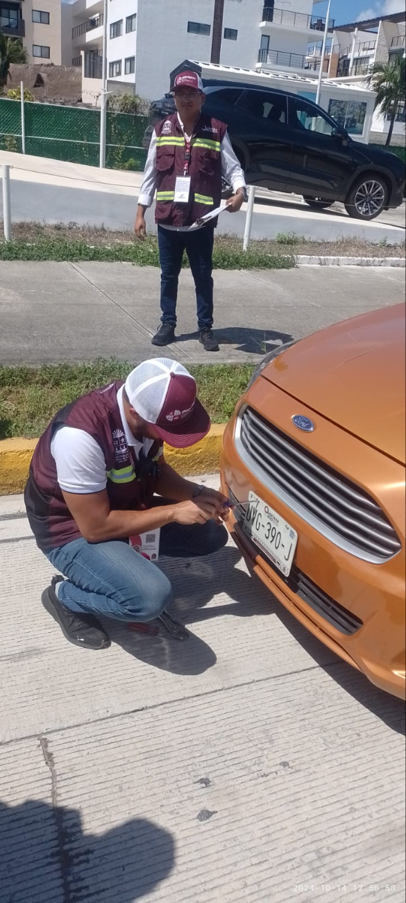 Al momento de la identificación de conductores de plataformas, se retiran las placas