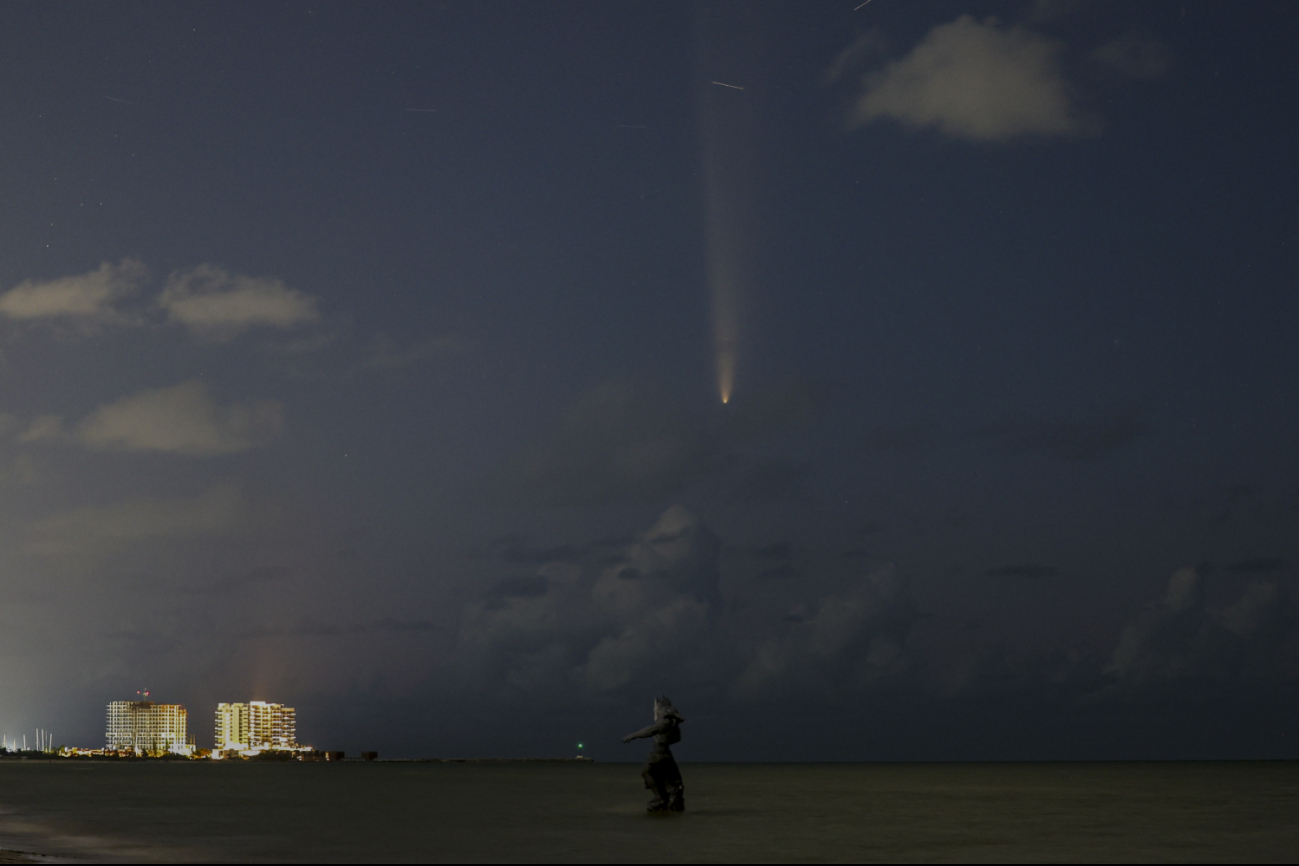 Captan impresionante video del cometa Tsuchinshan en Progreso, Yucatán